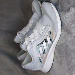 Adidas bounce edge lux size 9.5